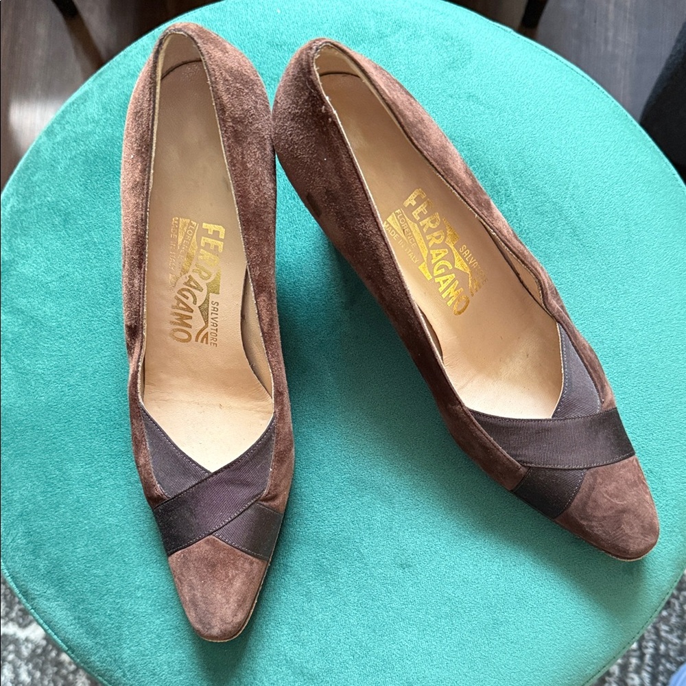 Vintage Salvatore Ferragamo Chocolate Brown Suede Pumps 7B